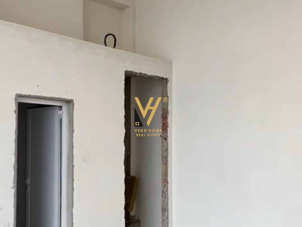 AFFITTASI LOCALE COMMERCIALE DI 170 M2 A 1.000 EURO IN LINEA