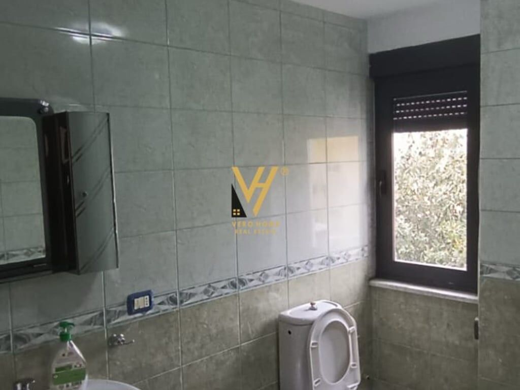 PRIVATE HOUSE FOR RENT ON DECEMBER 21 FOR 40,000 LEK.