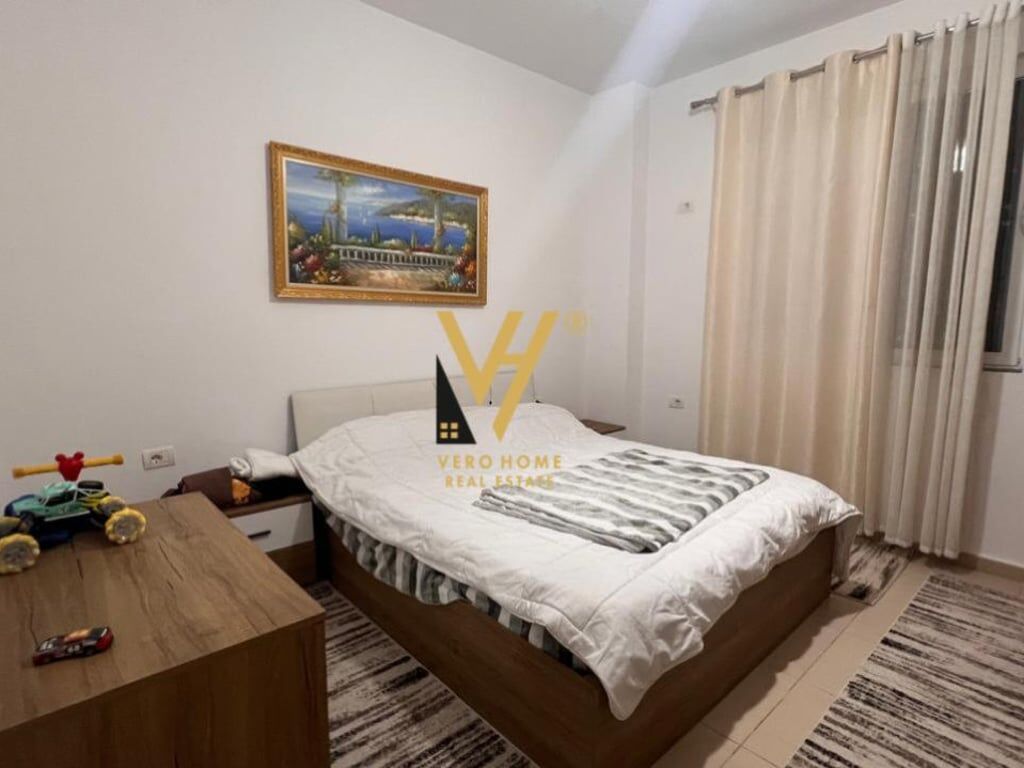JEPET APARTAMENT 1+1+BALLKON ME QERA TE RRUGA 5 MAJI 500 EURO