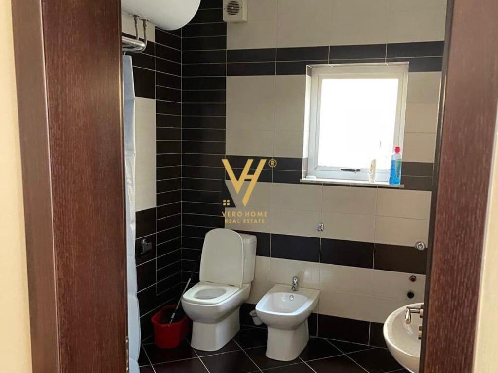 JEPET APARTAMENT 2+1+BALLKON TE TREGU ELEKTRIK 50.000 LEKE 