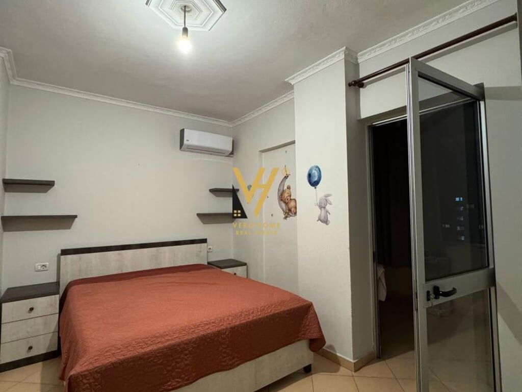 JEPET APARTAMENT 1+1+BALLKON ME QERA TE RRUGA 5 MAJI 500 EURO