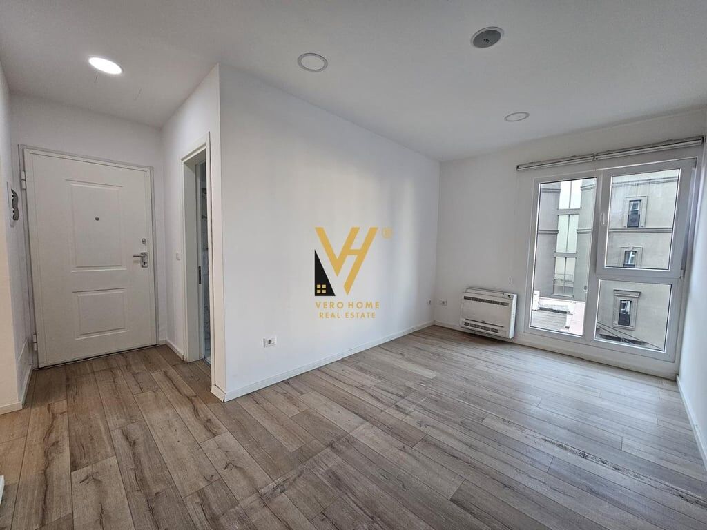 JEPET ZYRE 175M2 ME QERA TEK RRUGA E ELBASANIT 2300 EURO