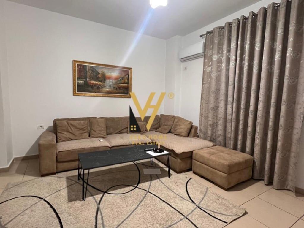 JEPET APARTAMENT 1+1+BALLKON ME QERA TE RRUGA 5 MAJI 500 EURO
