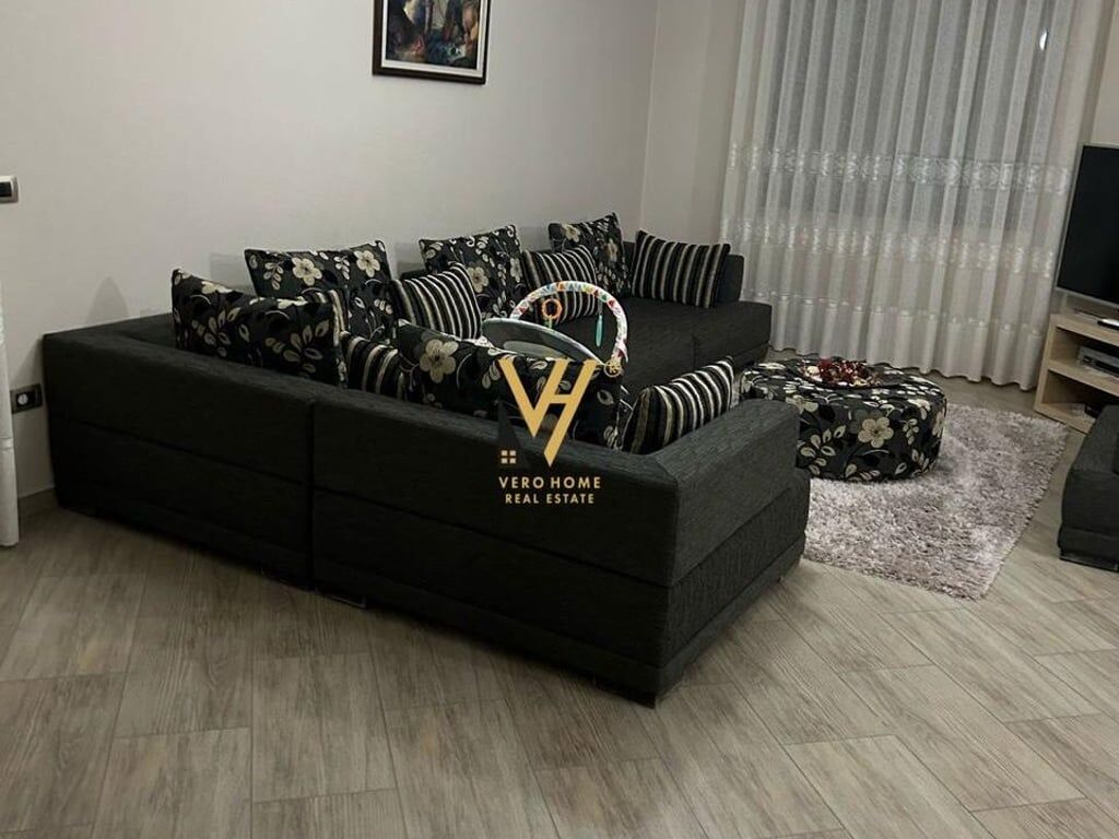 JEPET VILE 4 KATESHE ME QERA NE PORCELAN 3.000 EURO