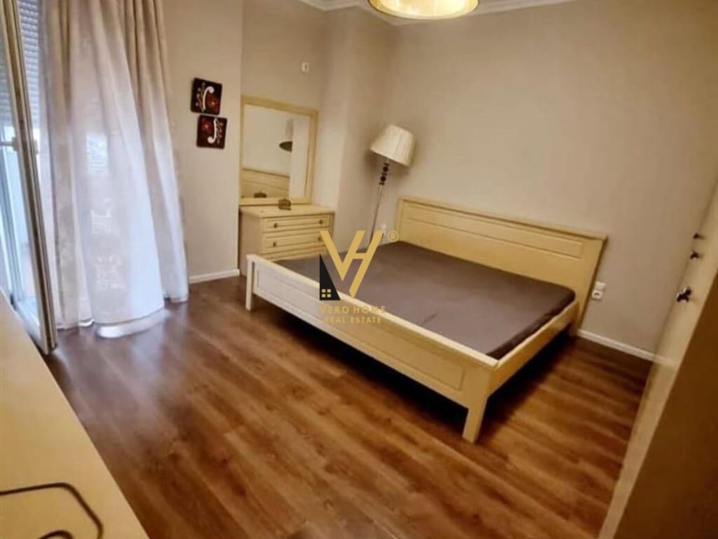 JEPET APARTAMENT 3+1+BLK ME QERA TE RRUGA KAVAJES 1.100 EURO