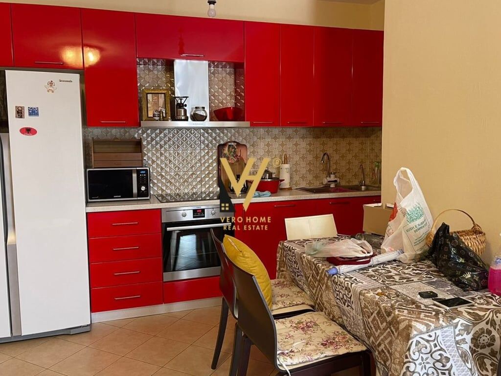 JEPET APARTAMENT 1+1+BLK ME QERA TE RRUGA E KOSOVAREVE 600 EURO