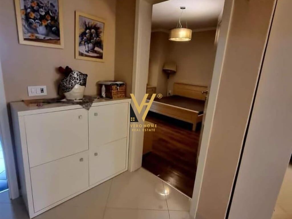 JEPET APARTAMENT 3+1+BLK ME QERA TE RRUGA KAVAJES 1.100 EURO