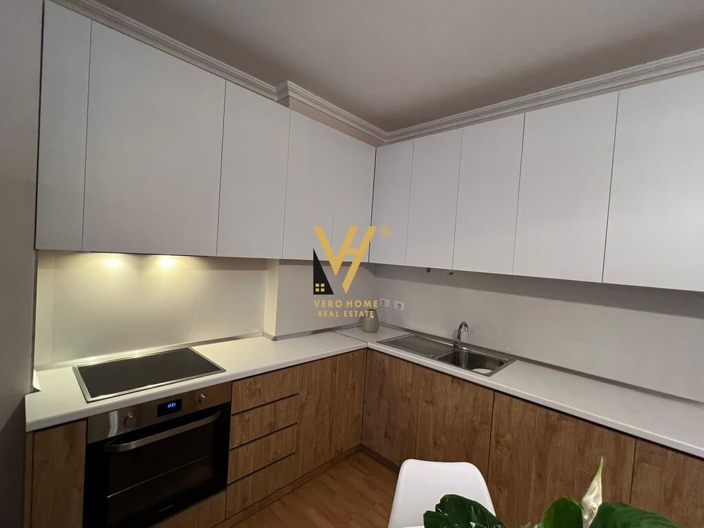 JEPET APARTAMENT 2+1 ME QERA TE BRRYLI 800 EURO