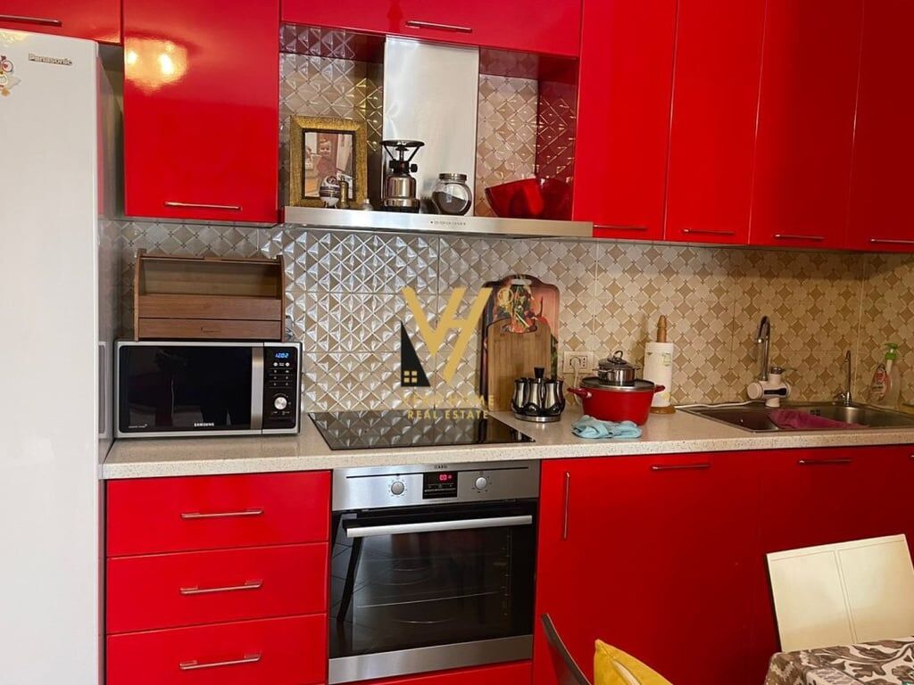 JEPET APARTAMENT 1+1+BLK ME QERA TE RRUGA E KOSOVAREVE 600 EURO