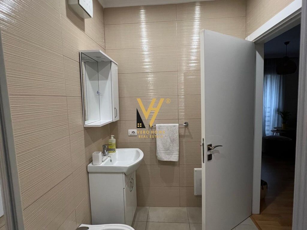 JEPET APARTAMENT 2+1 ME QERA TE BRRYLI 800 EURO
