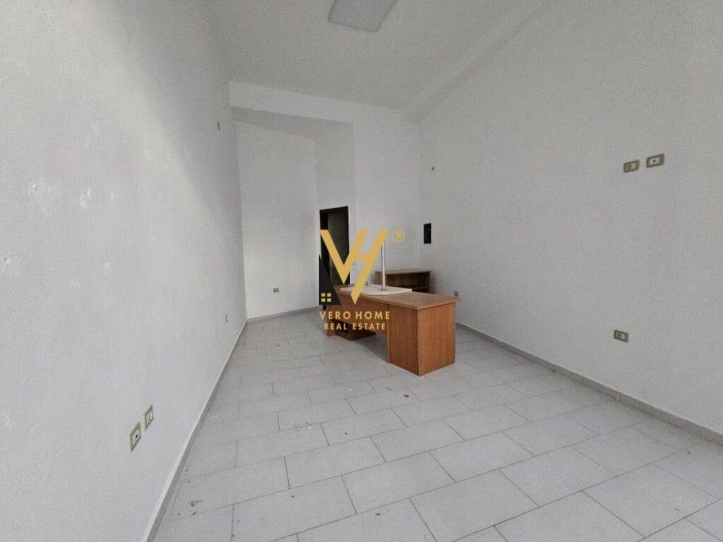 SHITET DYQAN 32 M2 TE RRUGA MINE PEZA 95.000 EURO