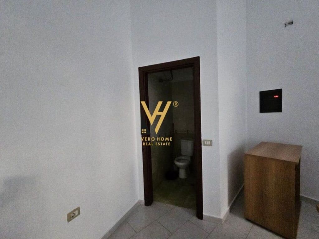 SHITET DYQAN 32 M2 TE RRUGA MINE PEZA 95.000 EURO