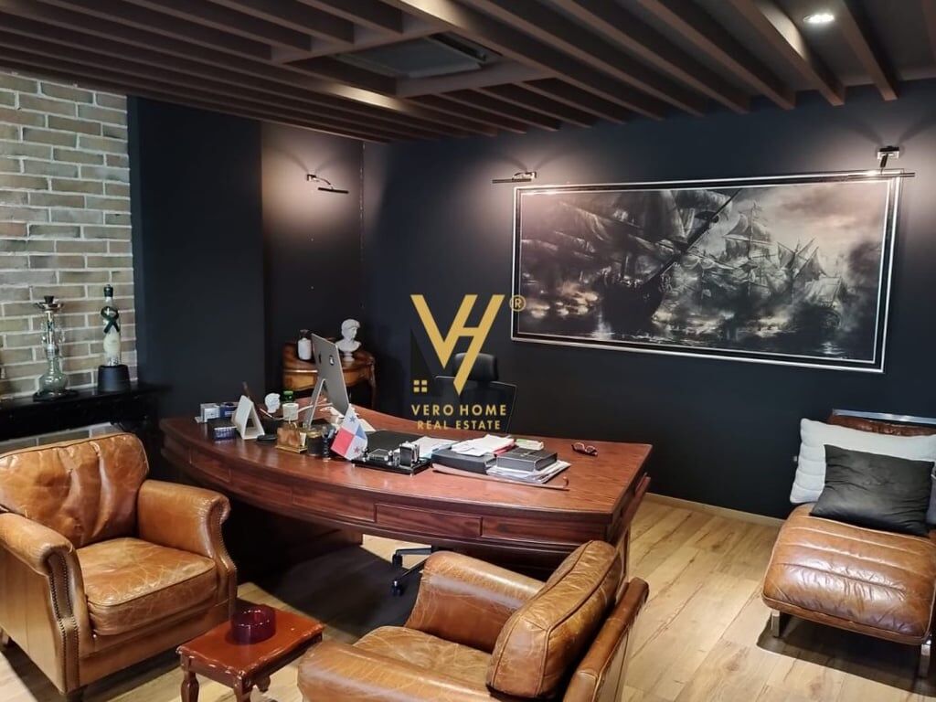 VENDESI AMBIENTE COMMERCIALE IN VIA “IBRAHIM RUGOVA”, BLOCCO 806. 490 EURO