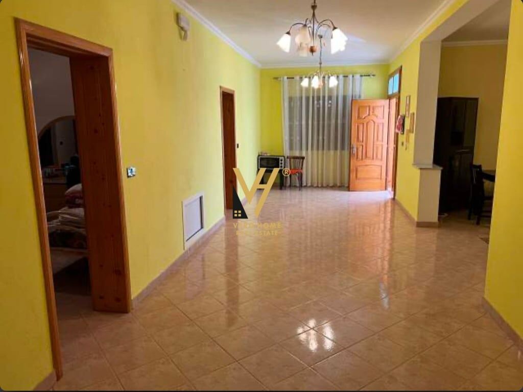 SHITET VILE TRE KATESHE NE DURRES 250.000 EURO