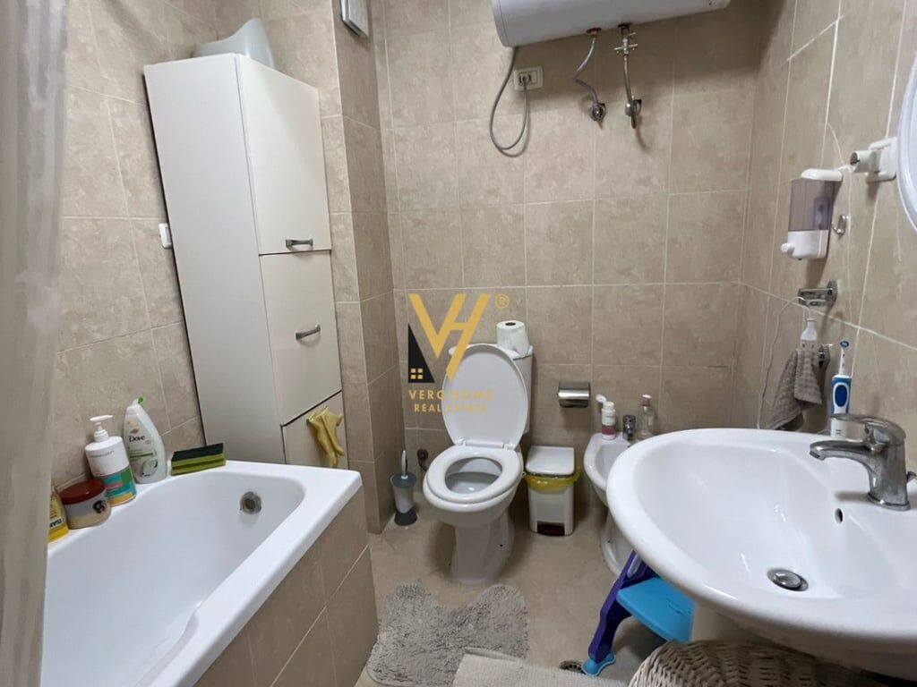 JEPET APARTAMENT 2+1+BLK ME QERA TE RRUGA E KOSOVAREVE 70.000 LEKE