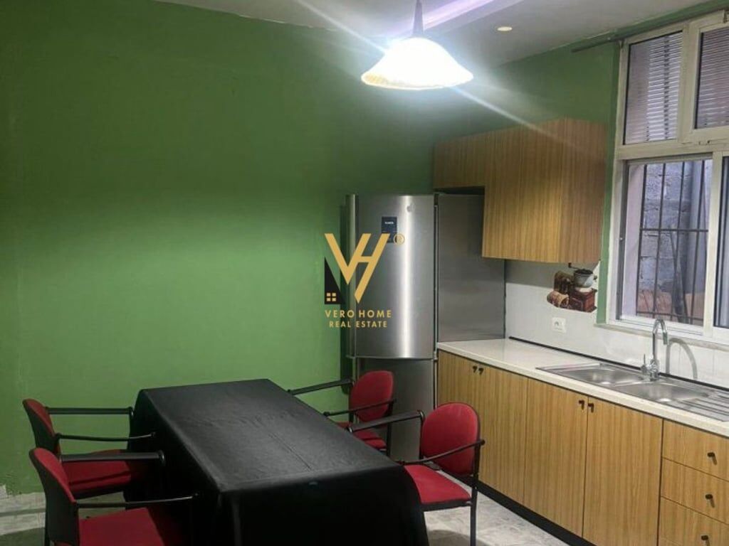 AFFITTASI APPARTAMENTO 3+1+BLK IN VIA SIRI A 700 EURO