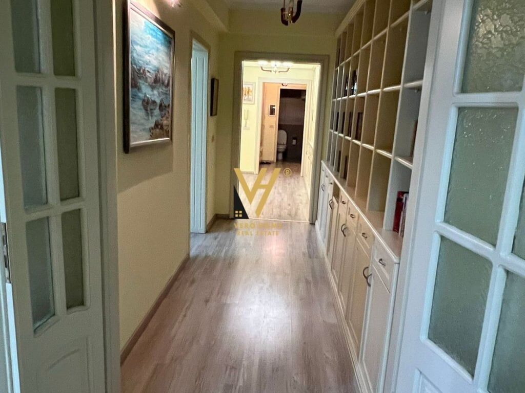 3+1 apartment with balcony for rent near the train station, 1,000 euros.