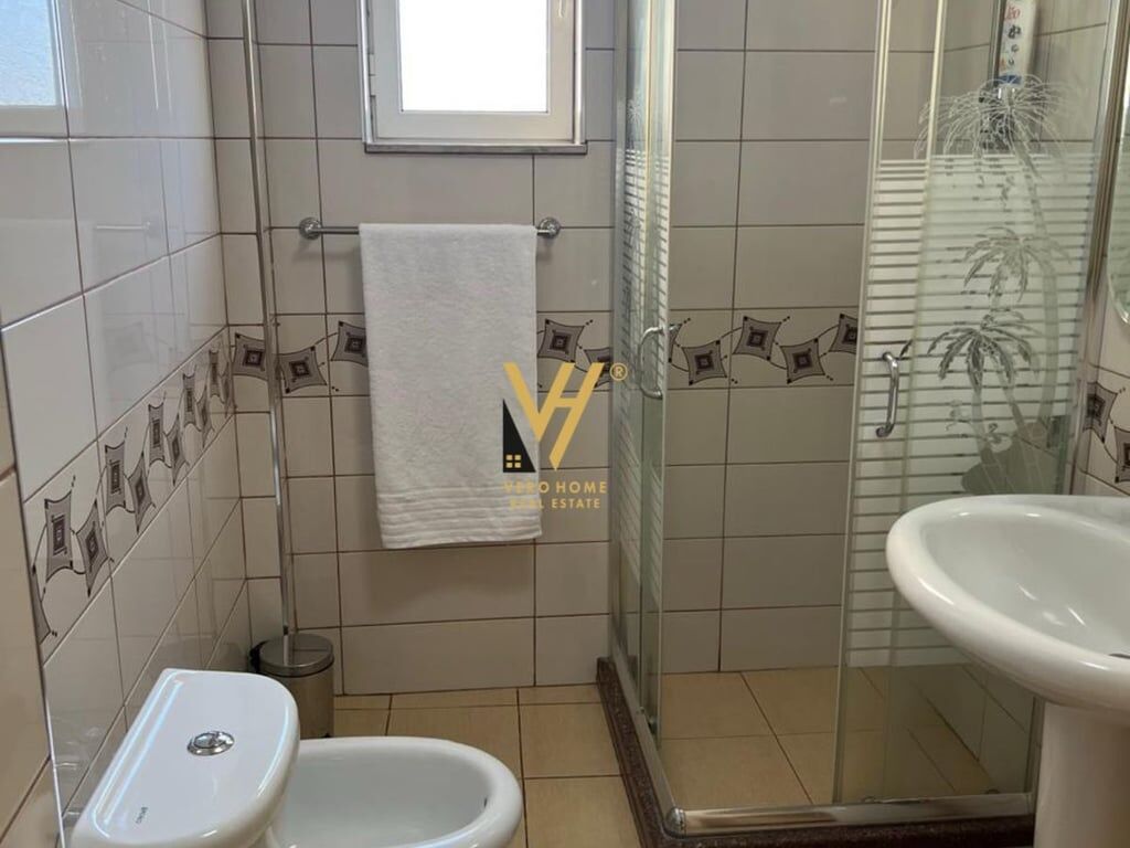 3+1 apartment with balcony for rent near the train station, 1,000 euros.