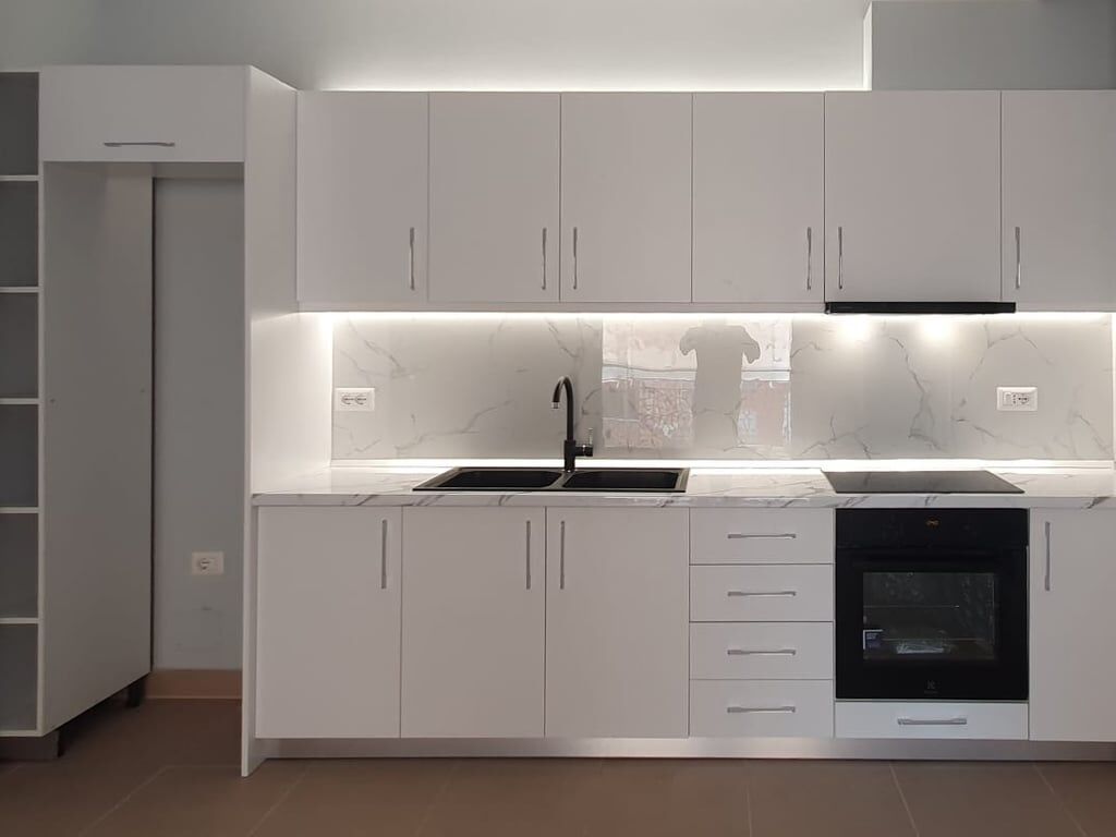Affittasi appartamento 1+1 in via 21 Dicembre a 550 euro.