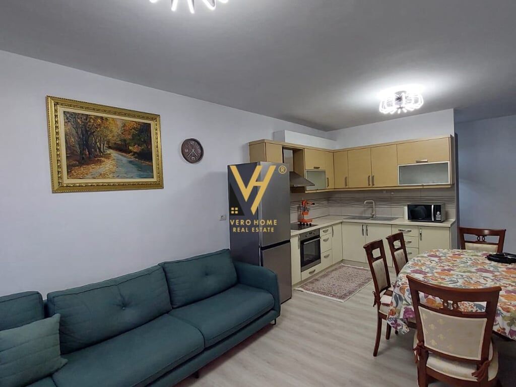 JEPET APARTAMENT 2+1+BLK ME QERA TE KOPSHTI BOTANIK 75.000 LEKE