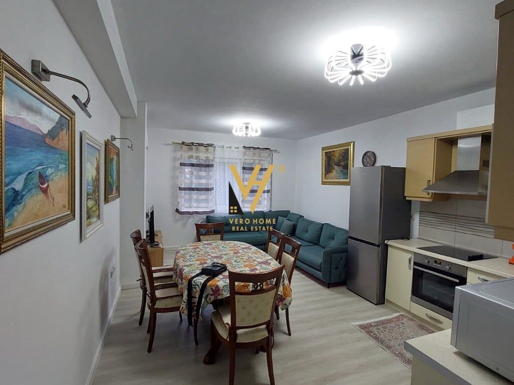 JEPET APARTAMENT 2+1+BLK ME QERA TE KOPSHTI BOTANIK 75.000 LEKE