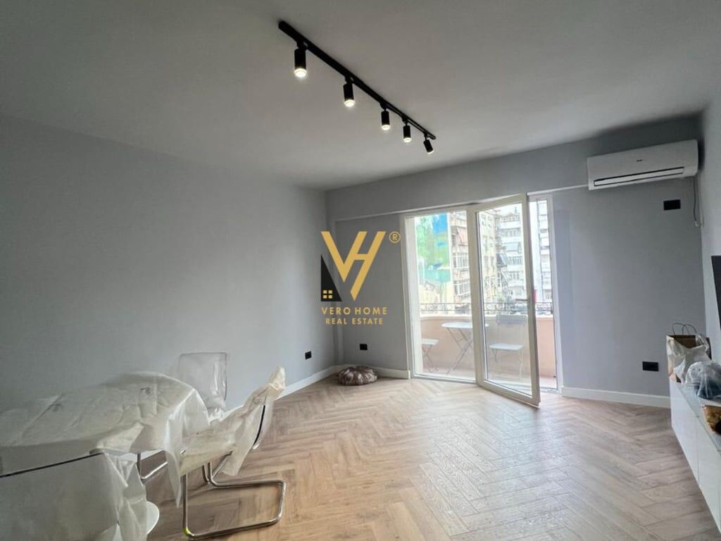 JEPET APARTAMENT 1+1+BLK ME QERA NE QENDER 70.000 LEKE