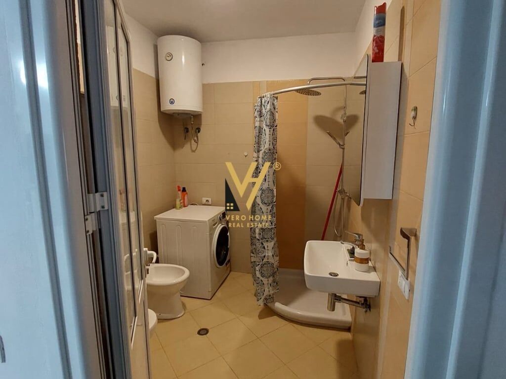 JEPET APARTAMENT 2+1+BLK ME QERA TE KOPSHTI BOTANIK 75.000 LEKE