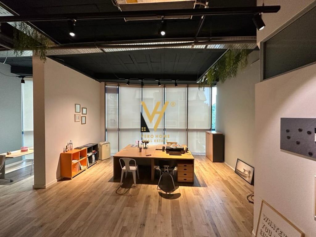 AFFITTASI UFFICIO 52 M2 IN MYSLYM SHYRI 1.500 EURO