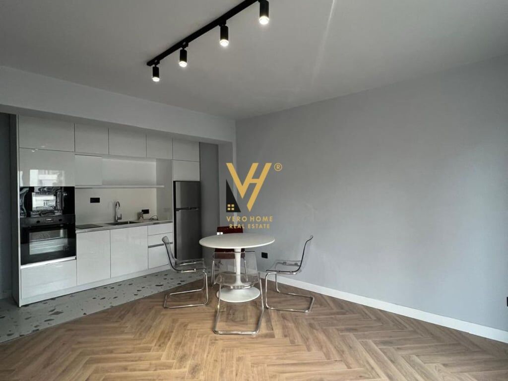 JEPET APARTAMENT 1+1+BLK ME QERA NE QENDER 70.000 LEKE