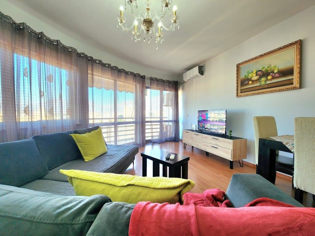 Affittasi appartamento 1+1 in zona Zogu I ZI a 520 euro.