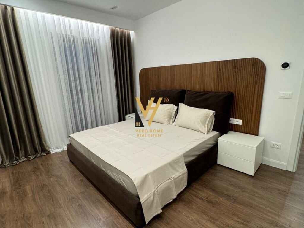 AFFITTASI APPARTAMENTO 3+1+2+BOX IN VIA KAVAJES 2.500 EURO
