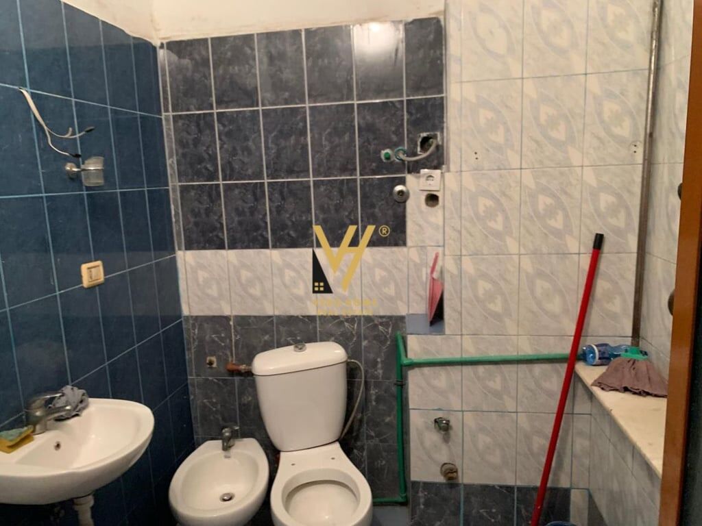 AFFITTASI UFFICIO 150 M2 IN VIA PANORAMA 1.500 EURO
