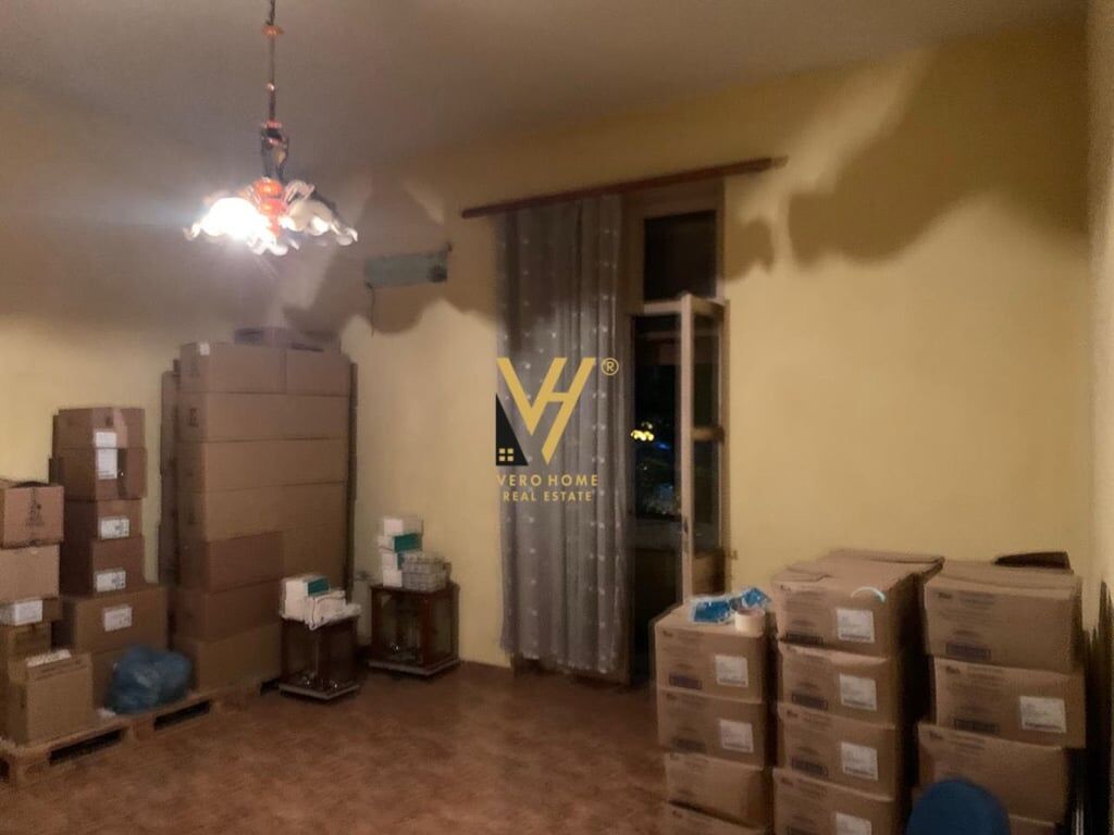 AFFITTASI UFFICIO 150 M2 IN VIA PANORAMA 1.500 EURO