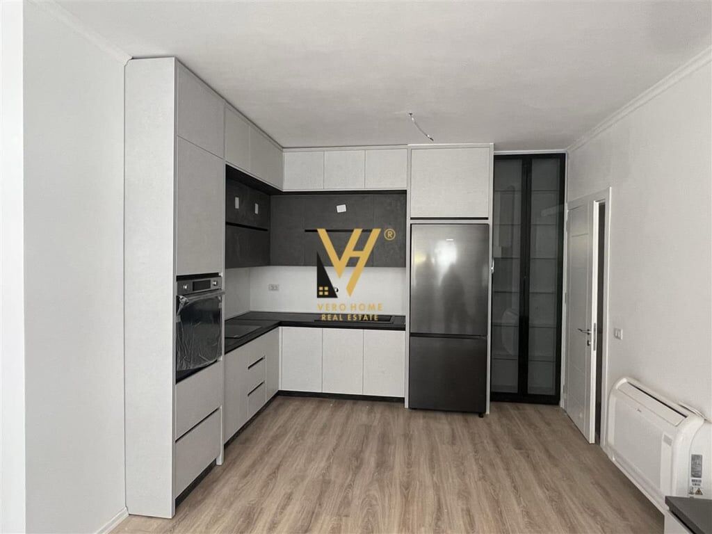 SHITET APARTAMENT 2+1+BLK TE UNIVERS CITY 130.000 EURO