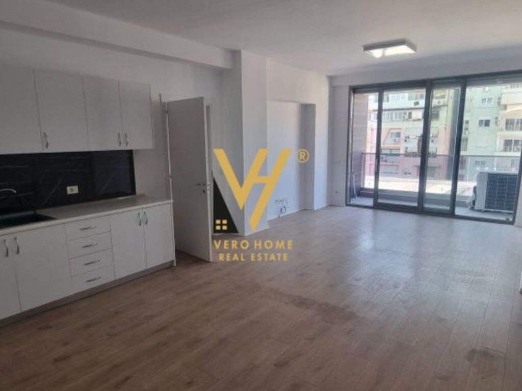 AFFITTASI UFFICIO 117 M2 IN BLOCCO 1.250 EURO
