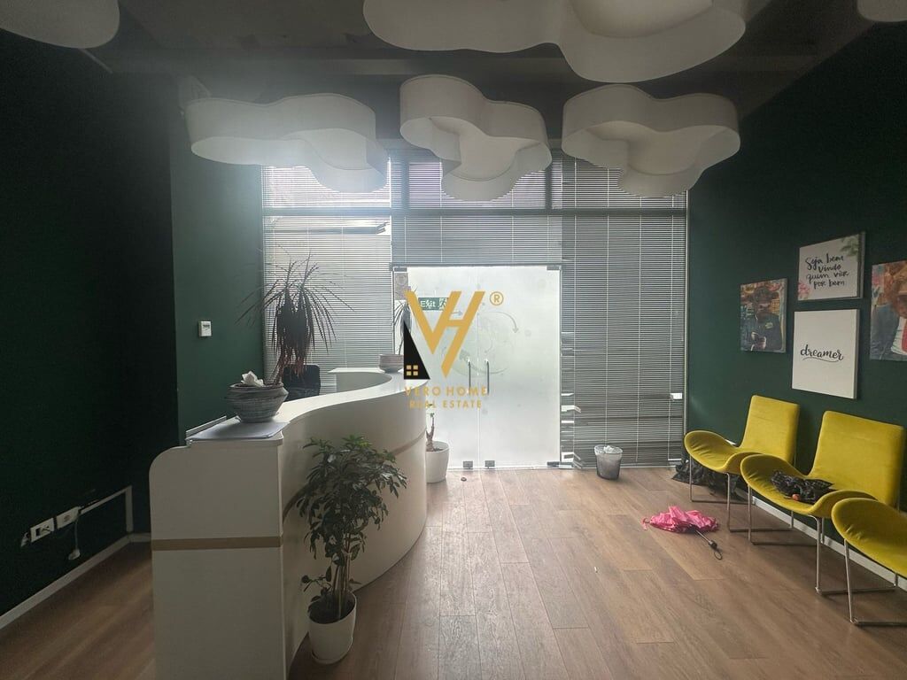 AFFITTASI UFFICIO 500 M2 IN COMUNE DI PARIGI 5.000 EURO