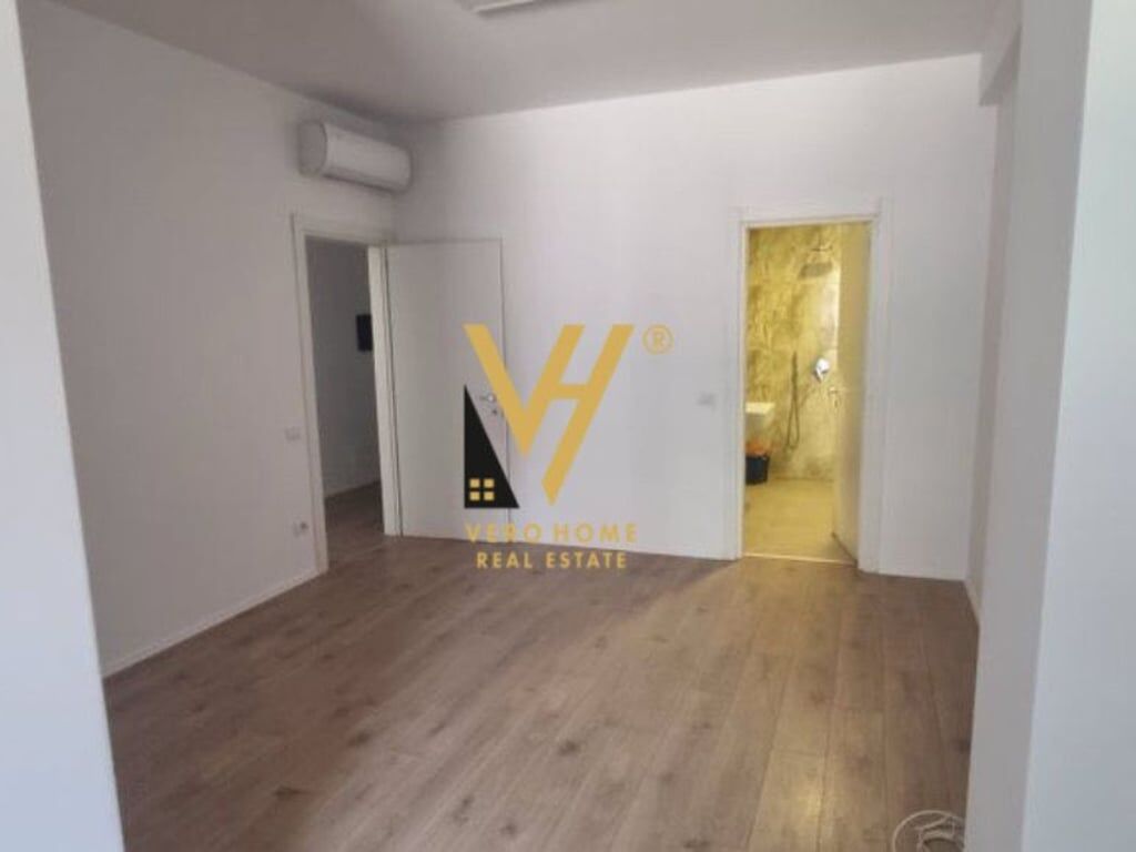 AFFITTASI UFFICIO 117 M2 IN BLOCCO 1.250 EURO