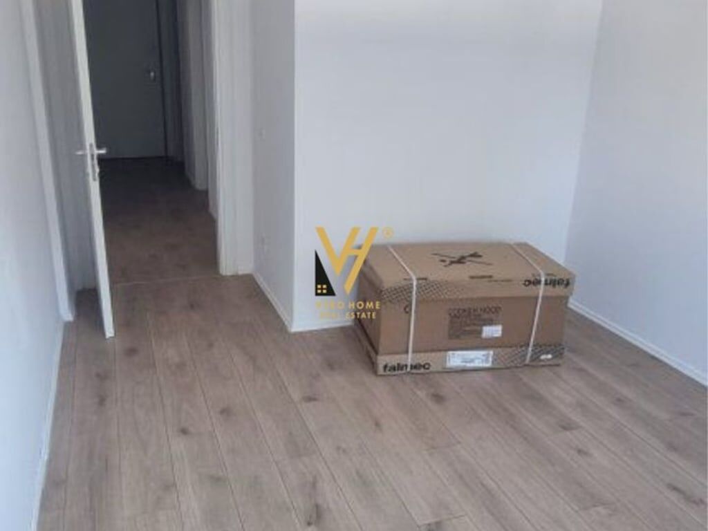 AFFITTASI UFFICIO 117 M2 IN BLOCCO 1.250 EURO