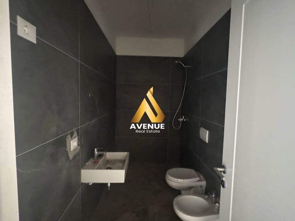 APARTMENT 3+1+2 BATHROOMS + 2 BALCONIES FOR SALE ON BULEVARDI I RI, TRAIN STATION, TIRANA