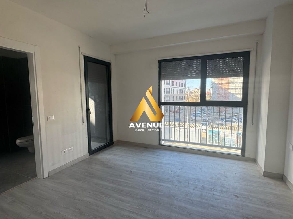 APARTMENT 3+1+2 BATHROOMS + 2 BALCONIES FOR SALE ON BULEVARDI I RI, TRAIN STATION, TIRANA