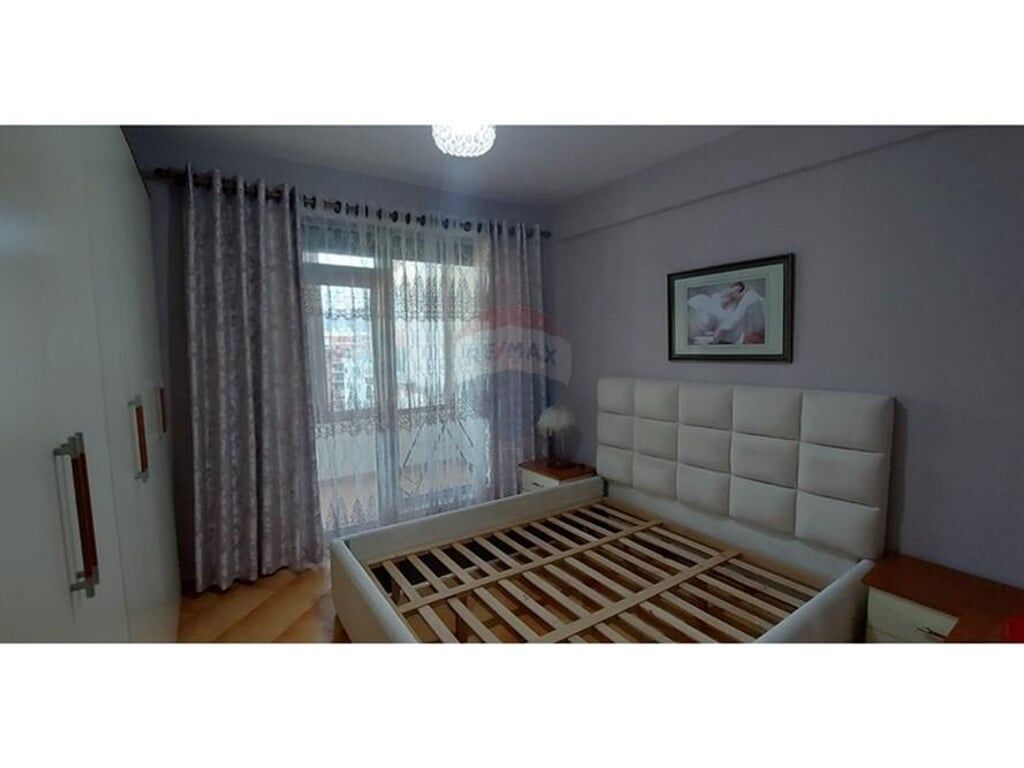 Jepet me qira apartament (1+1) Rruga e Kavajes