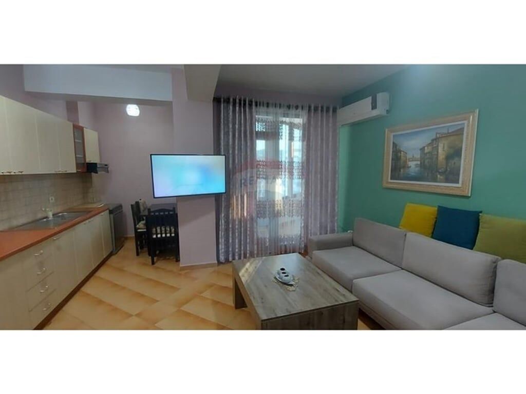 Jepet me qira apartament (1+1) Rruga e Kavajes