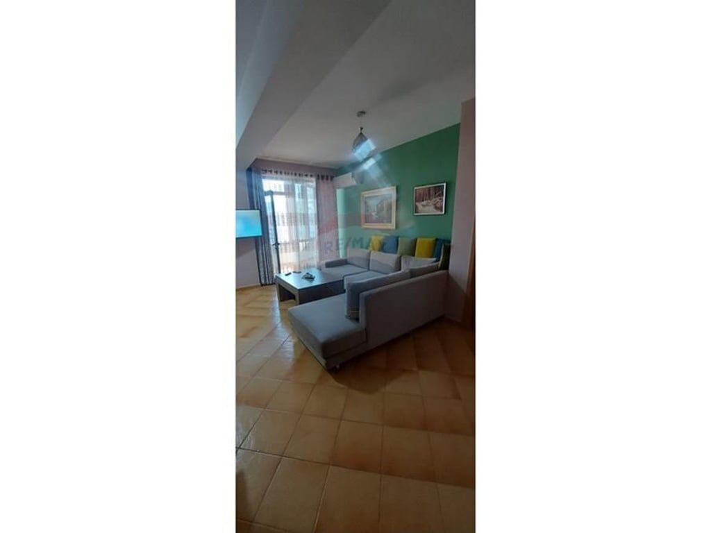Jepet me qira apartament (1+1) Rruga e Kavajes