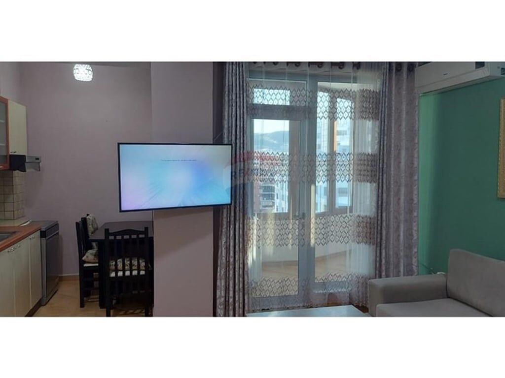 Jepet me qira apartament (1+1) Rruga e Kavajes