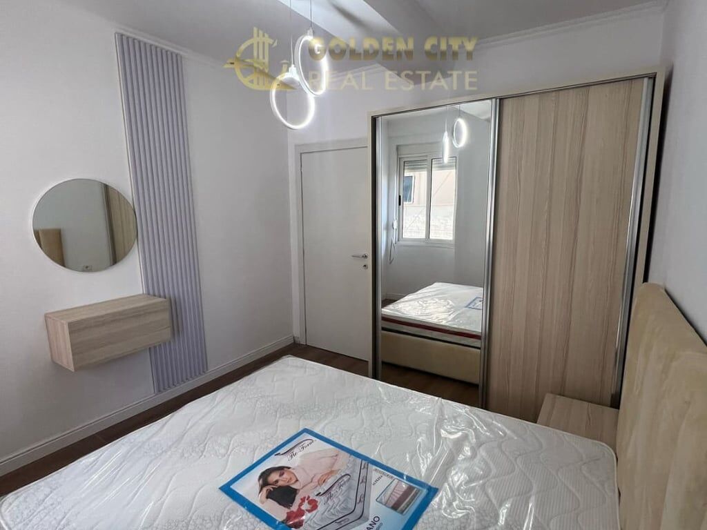 Shitet Apartament 1+1 shkembi kavajes