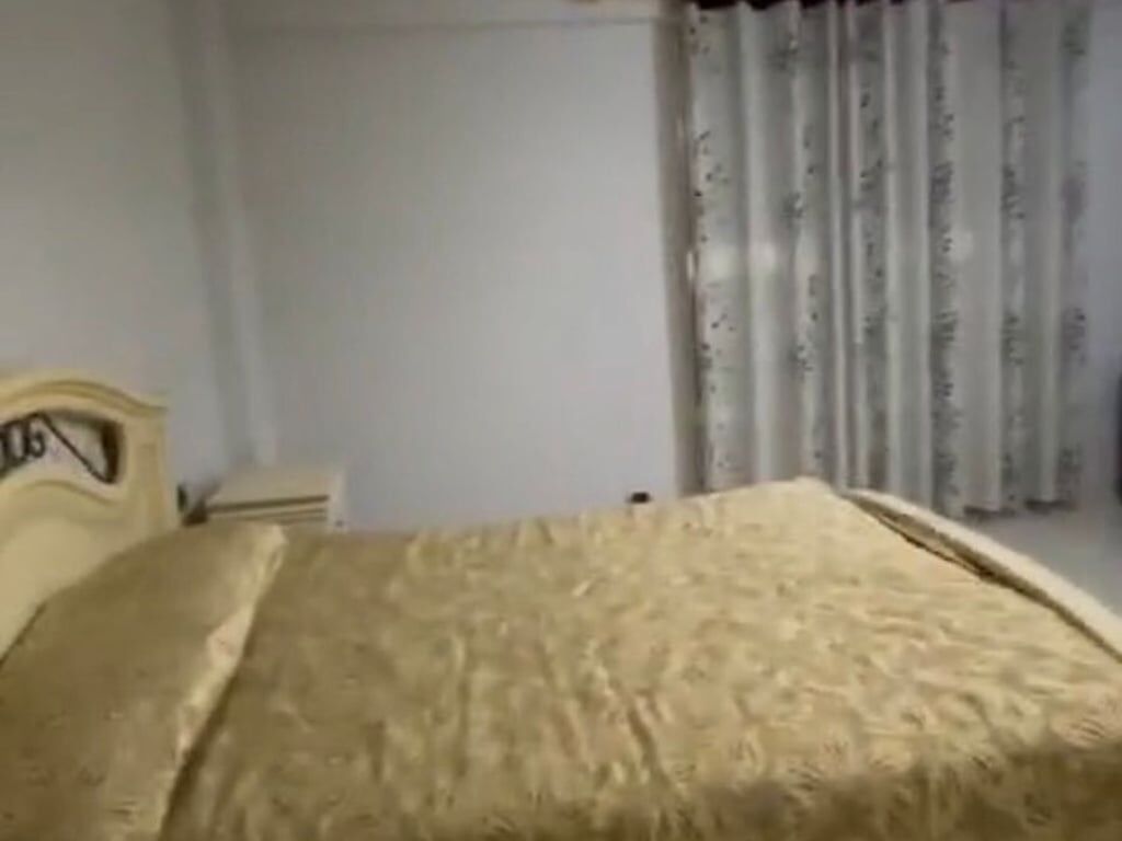 Jepet me qera Apartamenti 2+1 , rruga e Kavajes prane qendres Globe Cmimi i qerase 580 mije leke