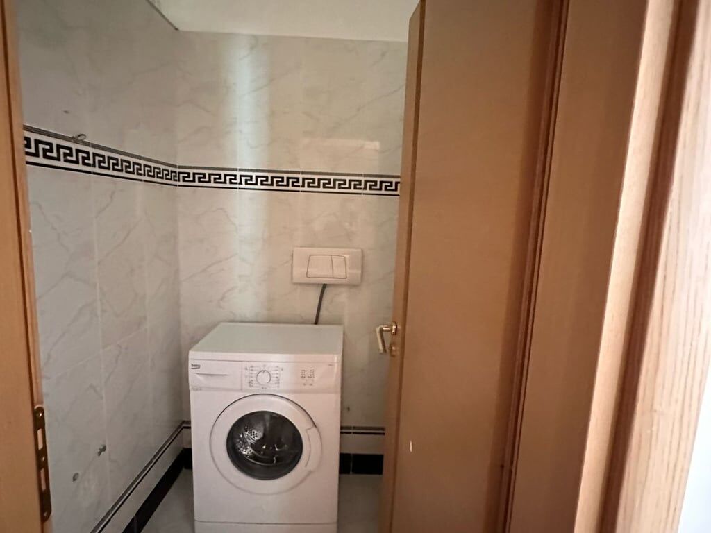 SHITET 2+1+2 PENTHOUSES NE LUNGOMARE!!
