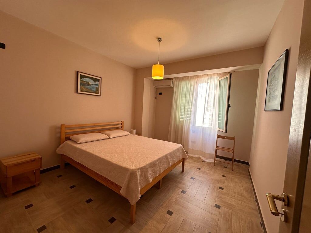 SHITET 2+1+2 PENTHOUSES NE LUNGOMARE!!