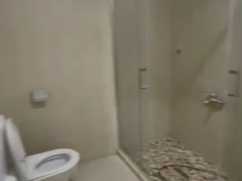 Jepet me qera Apartamenti 2+1 , rruga e Kavajes prane qendres Globe Cmimi i qerase 580 mije leke