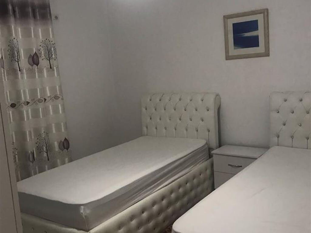 Jepet Apartament 2+1+2 me qera ne Yzberisht